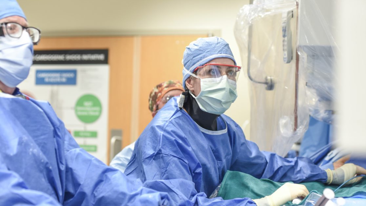 Vascular Surgeon Performs First In The Country Commercial Procedure At Sanger Heart And Vascular 1482