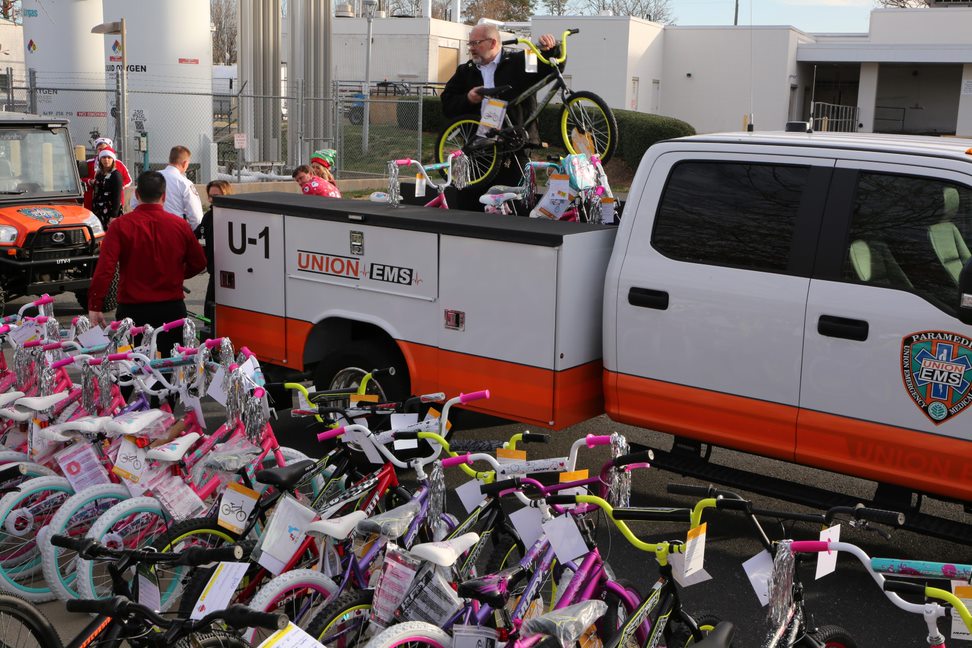 Each year, teammates at Atrium Health Union pull together to help less fortunate kids in Union County by donating bikes to the Union County Christmas Bureau. What began with around 50 bikes several years ago has grown into an outpouring of generosity that netted more than 500 bikes this year. 