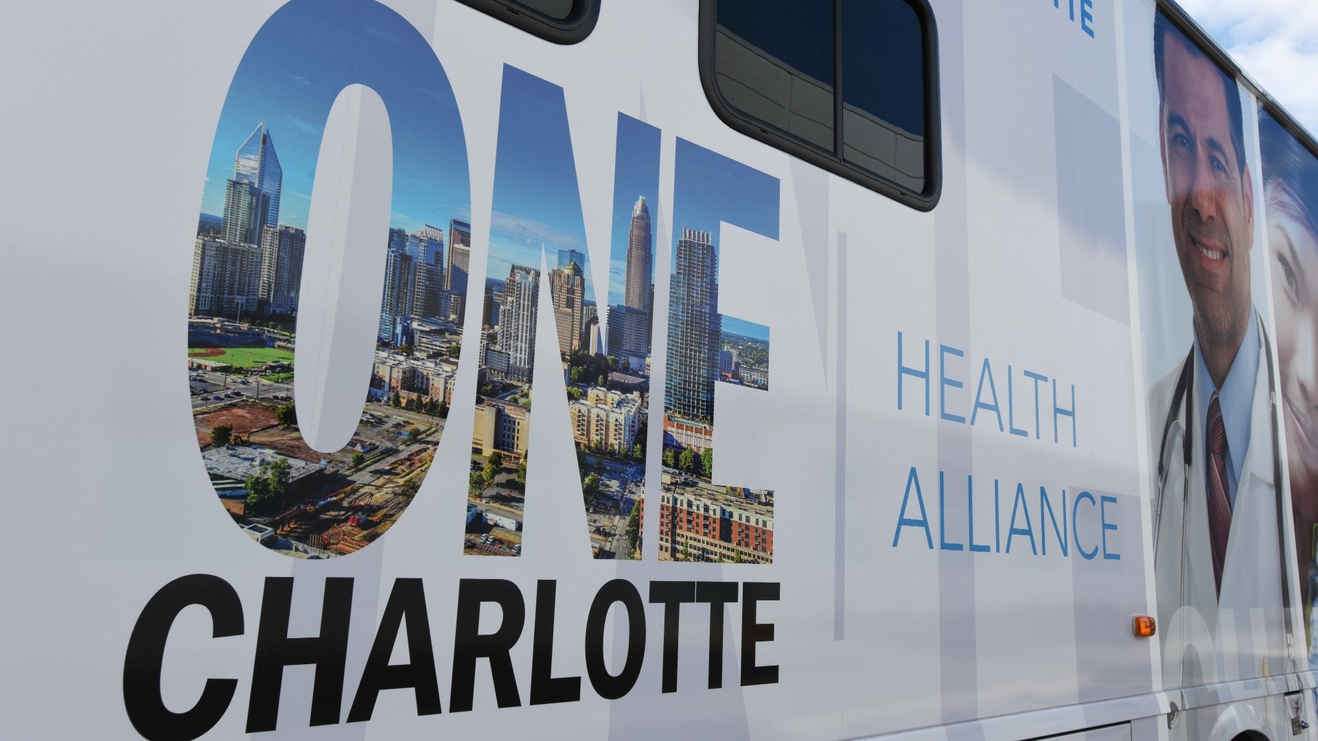 ONE Charlotte Health Alliance mobile unit.