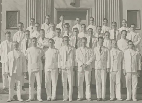 The first graduating class of Bowman Gray School of Medicine physicians. 