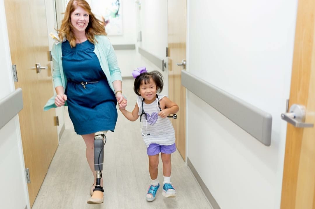 Nurse Practitioner Shelia Mason with patient