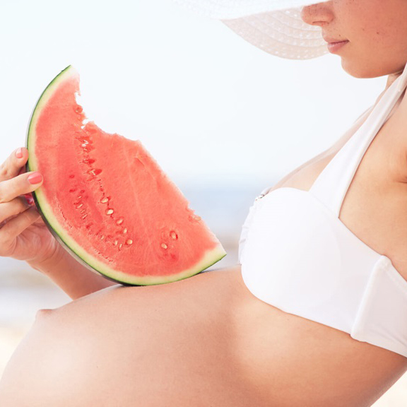 Eight Ways Expectant Moms Can Beat the Heat