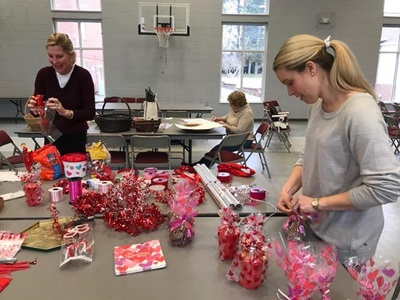 Valentine's cookie decorating with the Medical Guild