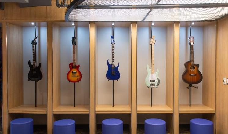 Sophies Place Guitars - Engage Winter 2022