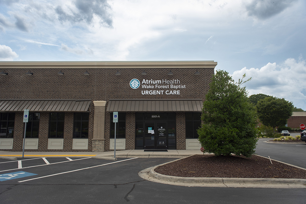 Exterior of Oak Ridge Urgent Care location.