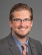 head shot of Jason Halvorson, MD