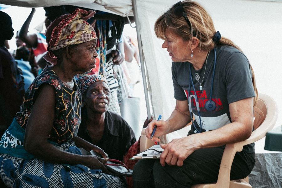 In March 2019, Cyclone Idai struck the densely-populated southeast African country of Mozambique, claiming more than 1,000 lives, destroying infrastructure and displacing hundreds of thousands. Within hours, Atrium Health medical groups teamed up with Team Rubicon to provide emergency medical care.