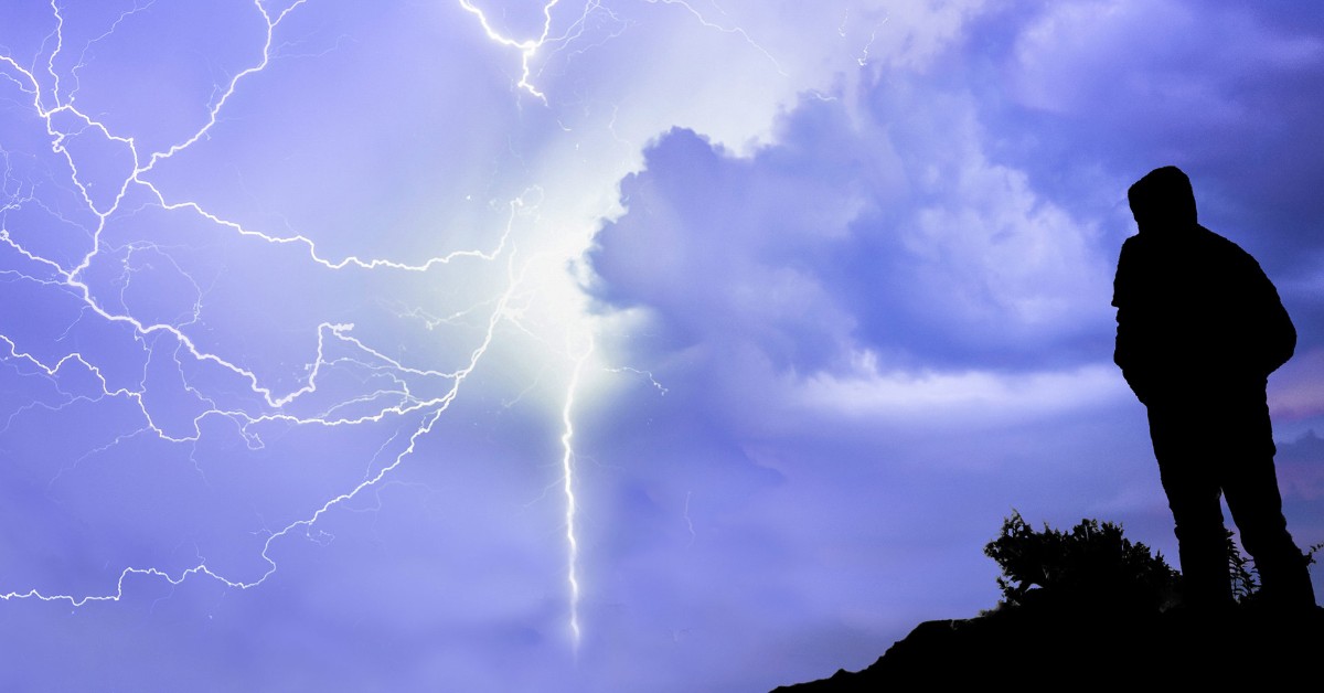 Daily Dose - What Happens To the Human Body When it's Struck by Lightning?