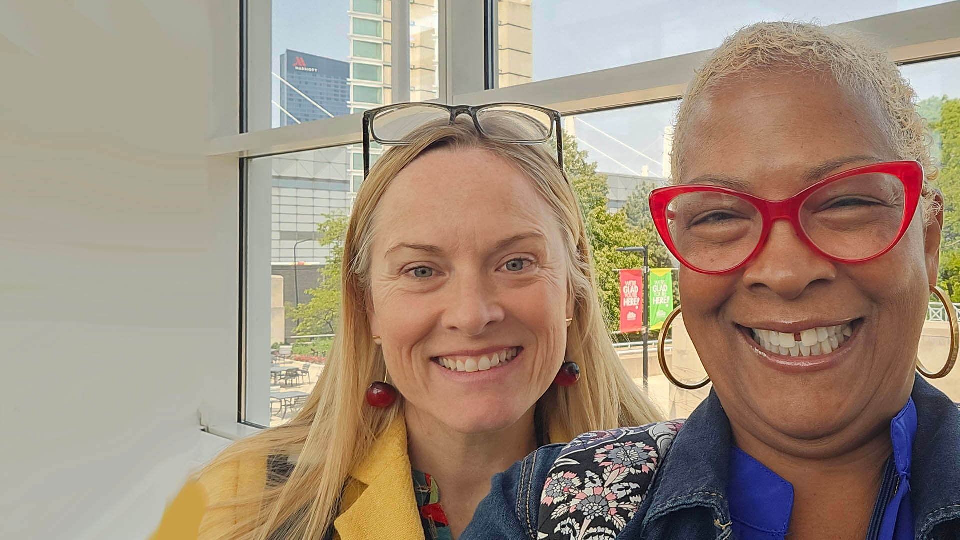 Even with Stage IV Lung Cancer, Longtime Flight Attendant Is Still Traveling the World