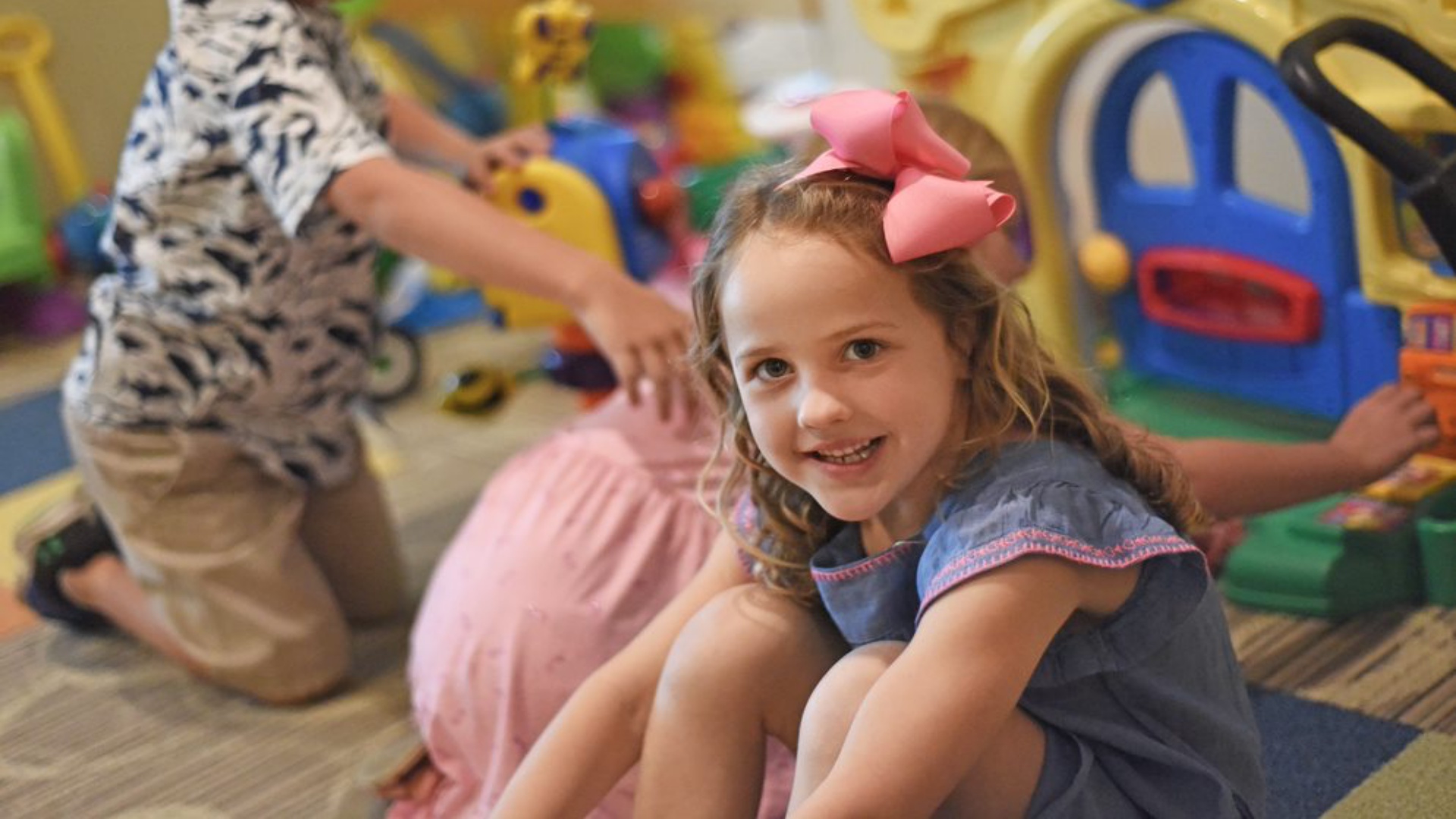 Born with a duplicate kidney and blocked ureter, not even daily medications could keep Emma well. But thanks to a first-of-its-kind surgery at Levine Children’s Hospital, she’s now looking forward to a brighter future – starting with kindergarten. 