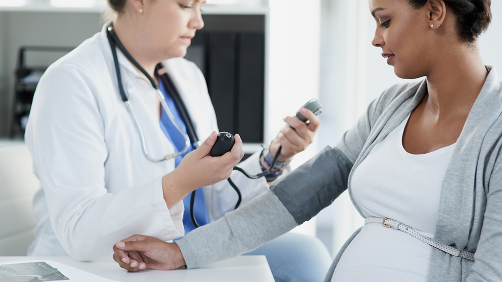Preeclampsia is a serious pregnancy complication that can be dangerous for both mom and baby. Know the signs so you can catch it early and protect your newborn. 