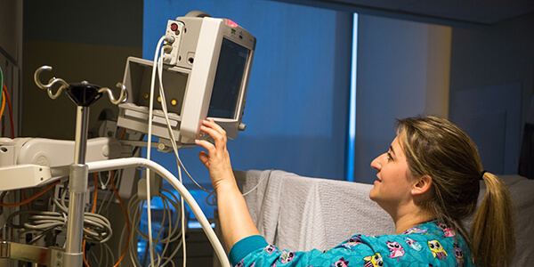 As more babies are born with neonatal abstinence syndrome, our multidisciplinary team offers cutting-edge and kind ways to treat these special patients.